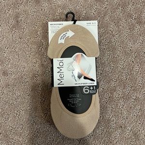 NWT Nude No Show Socks